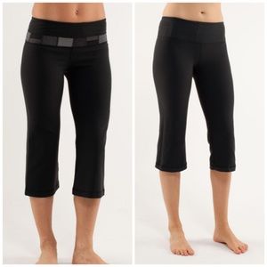 LULULEMON Reversible Groove Crop Capri Leggings